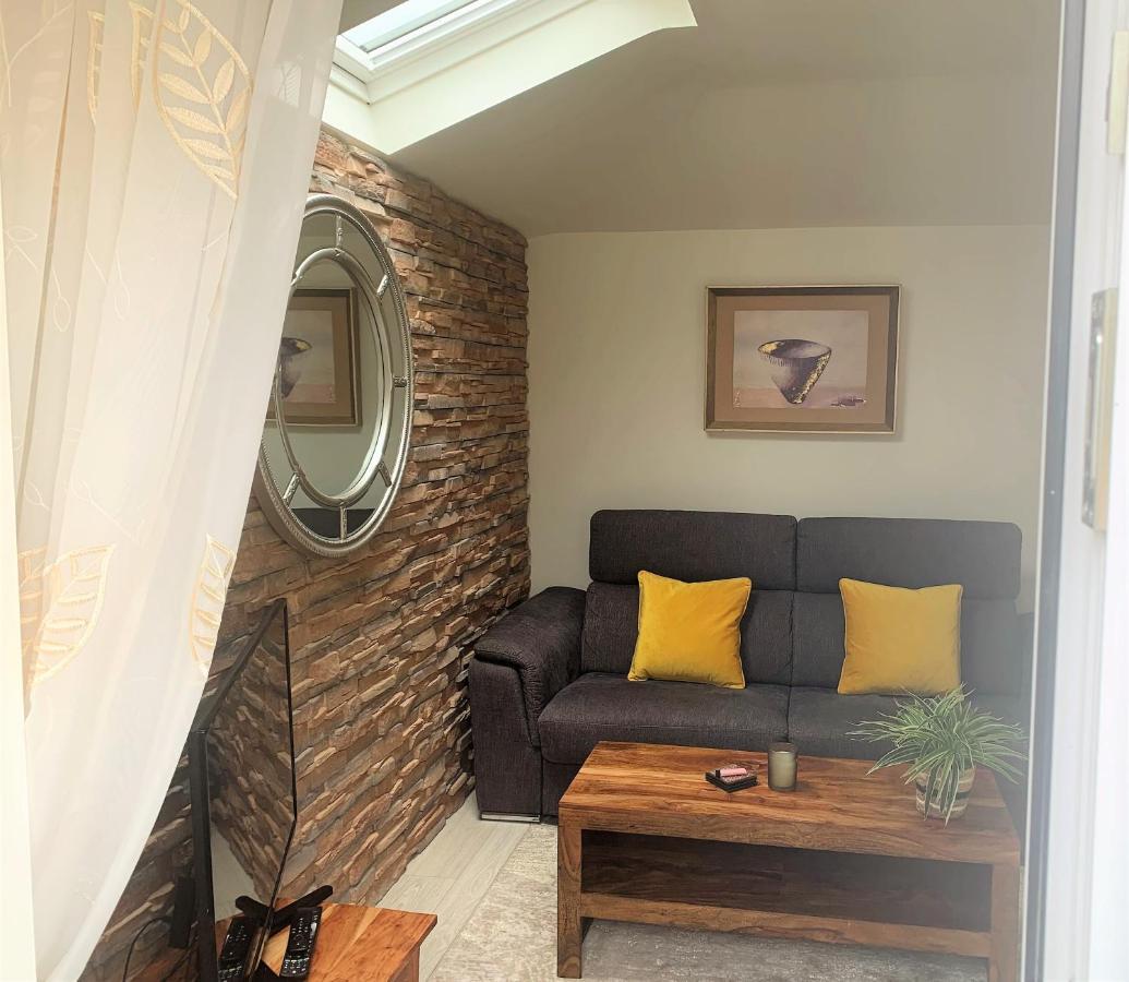 Naas 2 Bedroom Back Garden Escape Exterior foto