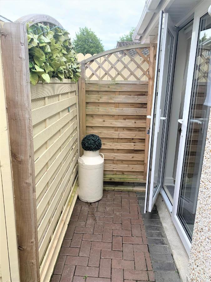 Naas 2 Bedroom Back Garden Escape Exterior foto